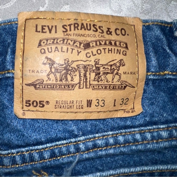 Levi 505 Regular Fit Classic Straight Leg Denim Jeans - Picture 4 of 16
